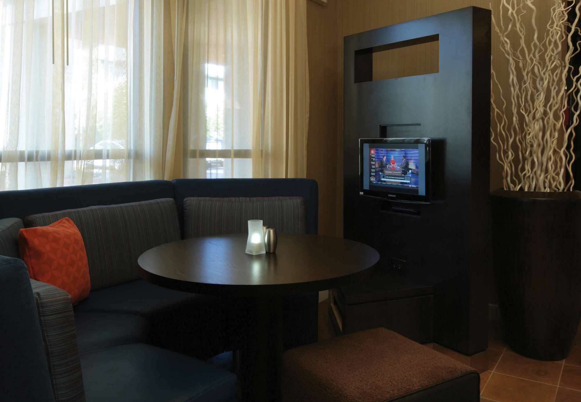 Courtyard By Marriott Dayton North Hotel Buitenkant foto